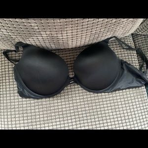 Brand new Victoria Secret bra (2 for $40)